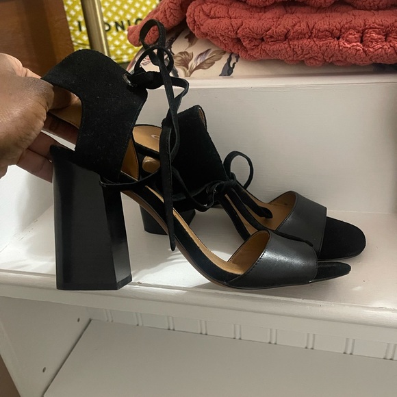 Black Coach sandal with chunky heel and ankle strap for great supoort - Picture 2 of 4